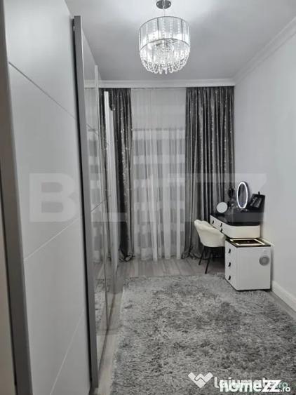 Apartament cu 3 camere decomandat în Dumbrăvița