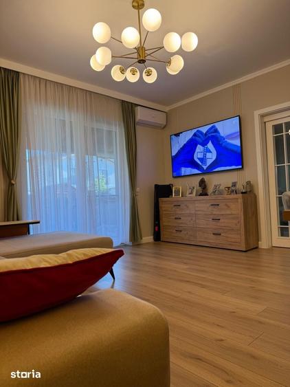Casă cu 5 camere cu Teren 244 Mp în Giroc