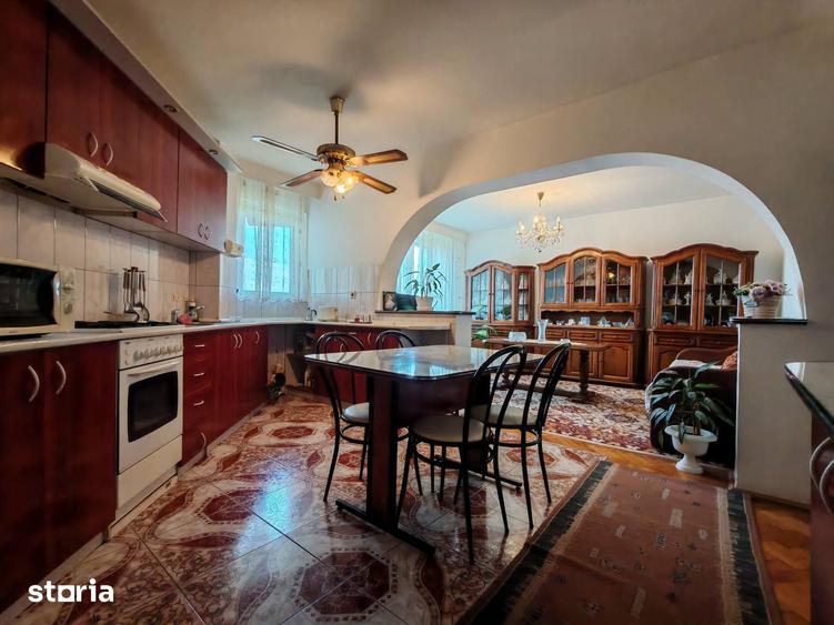 Apartament cu 3 camere decomandat în Dacia