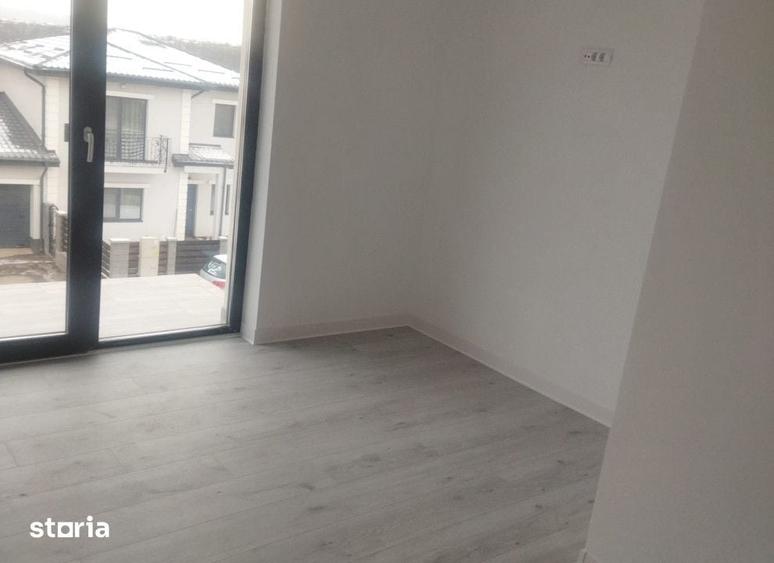 Casă cu 4 camere cu Teren 375 Mp în Miroslava