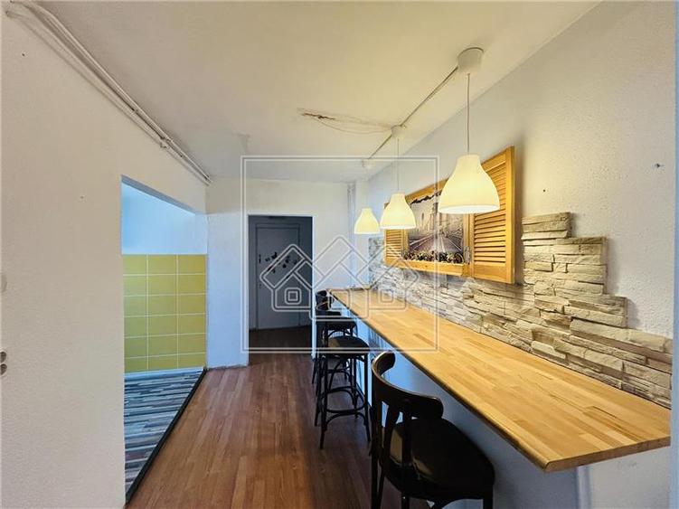 Apartament cu 2 camere decomandat în Mihai Viteazul
