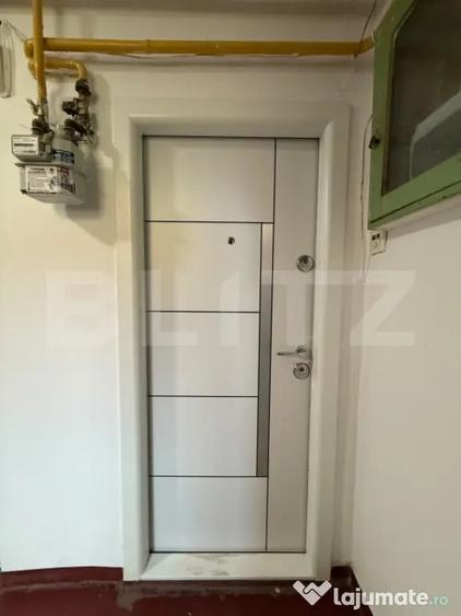 Apartament cu 2 camere semidecomandat în Mazepa 2
