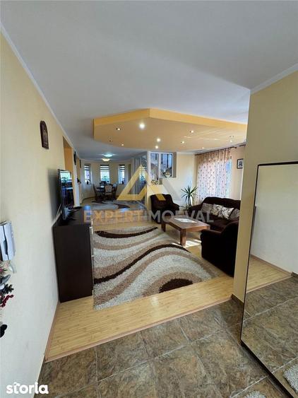 Casă cu 7 camere cu Teren 800 Mp în Vasile Alecsandri