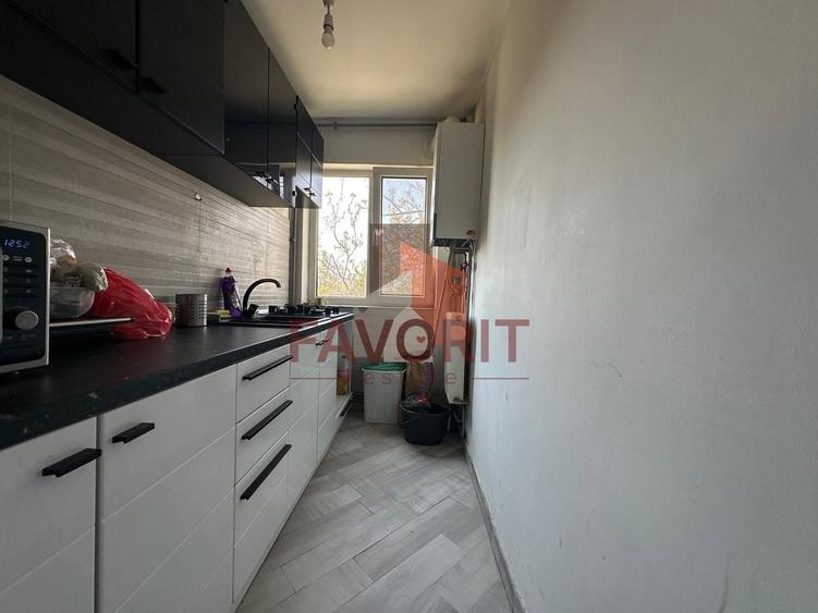Apartament cu 2 camere semidecomandat, mobilat în Tipografilor