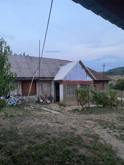 Casă cu 4 camere în Uileacu de Munte