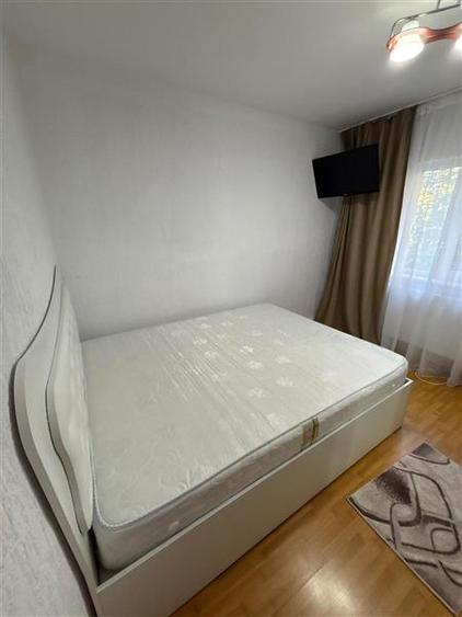 Apartament cu 2 camere decomandat, mobilat în Micro 16