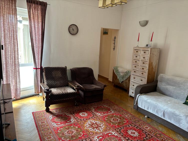 Apartament cu 2 camere semidecomandat în Armeneasca