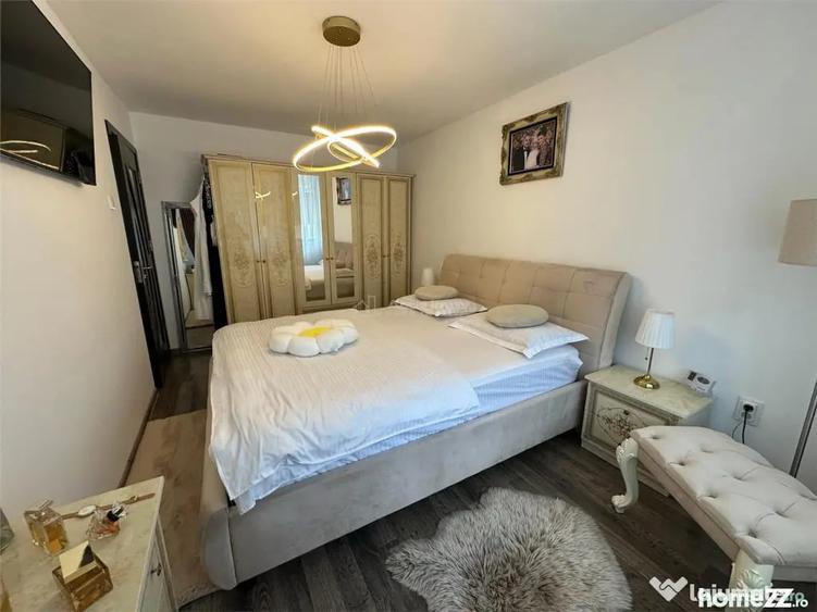 Apartament cu 3 camere decomandat în Sud