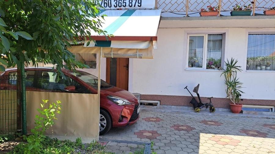 Casă individuală cu 5 camere cu Canalizare în Central