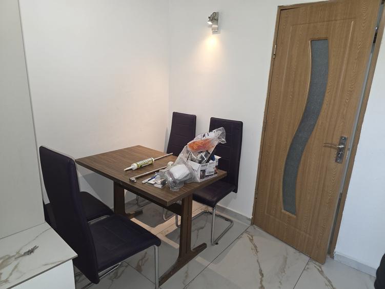Apartament cu 3 camere decomandat în Prundu