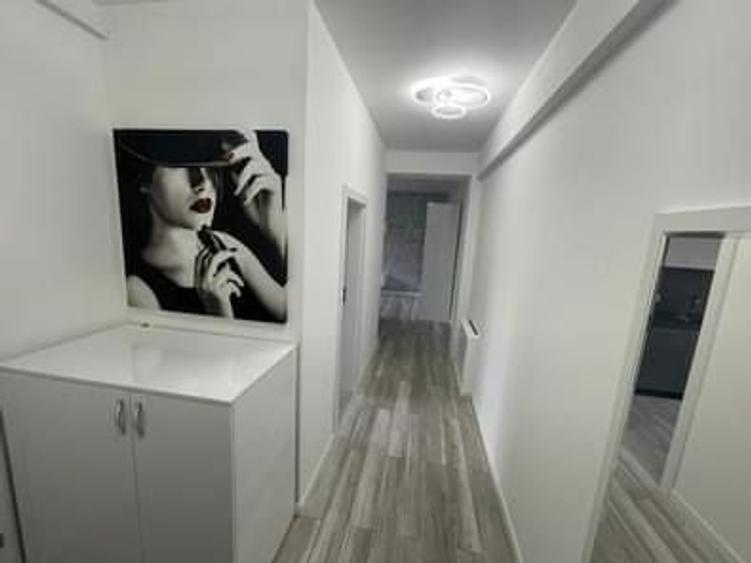 Garsonieră decomandată în Central
