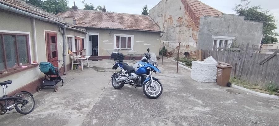 Casă cu 2 camere în Central