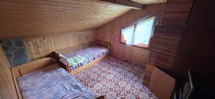 Casă cu 5 camere în Central