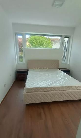 Duplex cu 4 camere cu Canalizare în Europa
