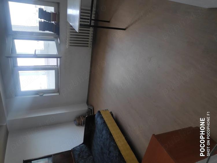 Apartament cu 3 camere decomandat în Moșilor