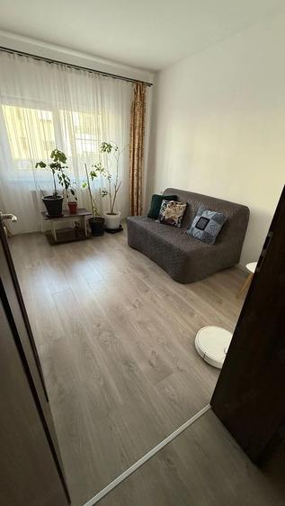 Apartament cu 3 camere decomandat, mobilat în Girocului