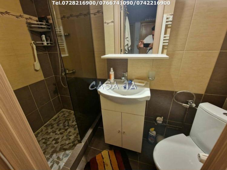 Apartament cu 4 camere decomandat în Central