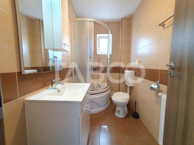 Casă individuală cu 6 camere cu Canalizare în Tineretului