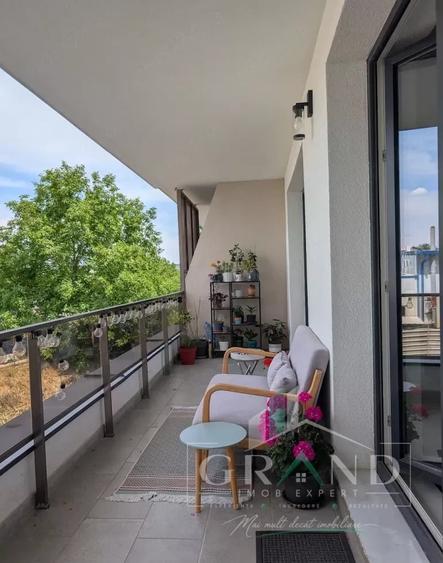Apartament cu 2 camere semidecomandat, mobilat în Între Lacuri