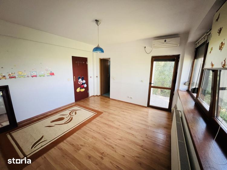 Casă cu 5 camere cu Teren 200 Mp în Central