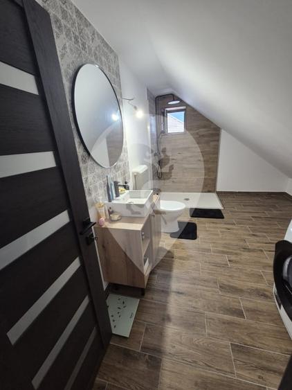 Apartament cu 4 camere decomandat, mobilat în Aurel Vlaicu