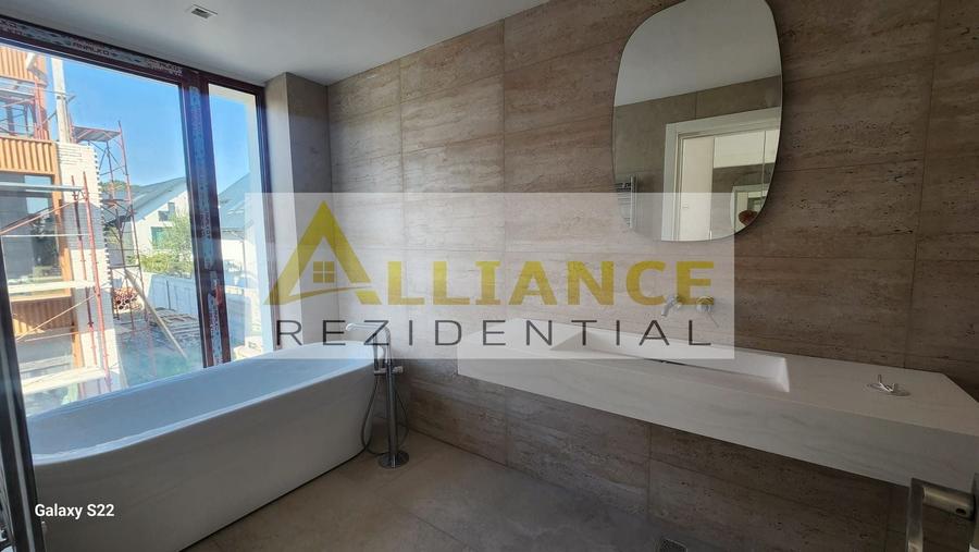 Casă individuală cu 5 camere cu Canalizare în Nord