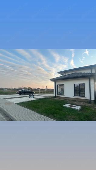 Casă cu 4 camere cu Teren 400 Mp în Exterior Vest