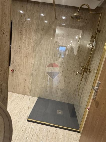 Duplex cu 6 camere cu Teren 350 Mp în Central