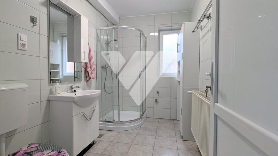 Apartament cu 2 camere decomandat, mobilat în Lazaret