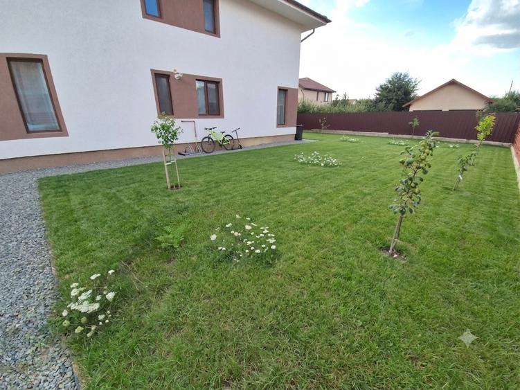 Duplex cu 5 camere cu Canalizare în Gilău