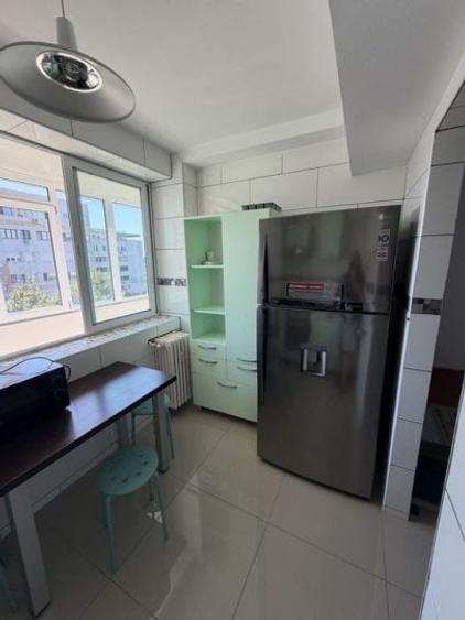 Apartament cu 2 camere semidecomandat, mobilat în Baba Novac
