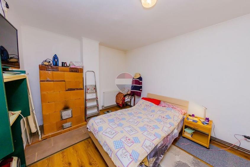 Casă individuală cu 5 camere cu Teren 1129 Mp în Ferneziu