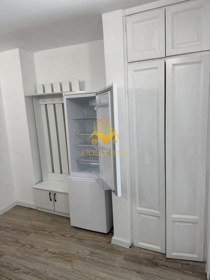 Garsonieră decomandată în Central