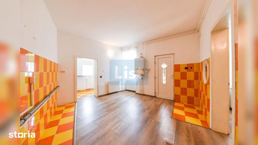 Casă cu 3 camere cu Teren 994 Mp în Central