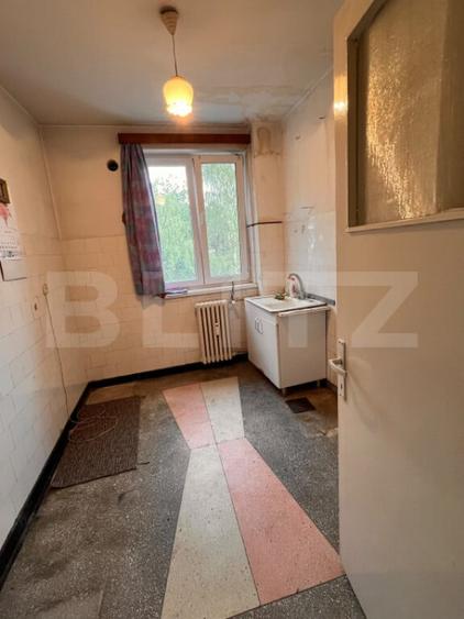 Apartament cu 3 camere semidecomandat în Ultracentral