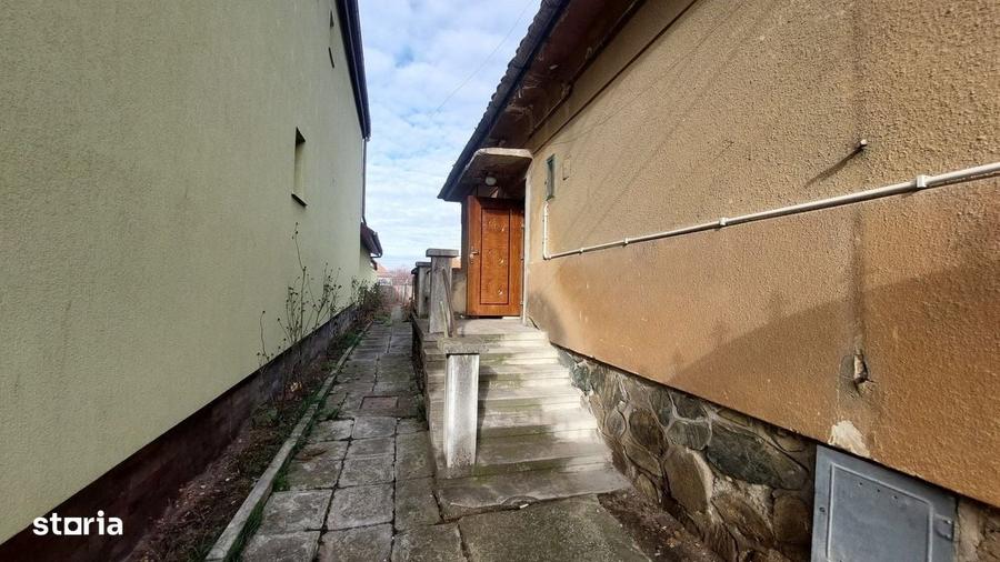 Casă cu 2 camere în Central