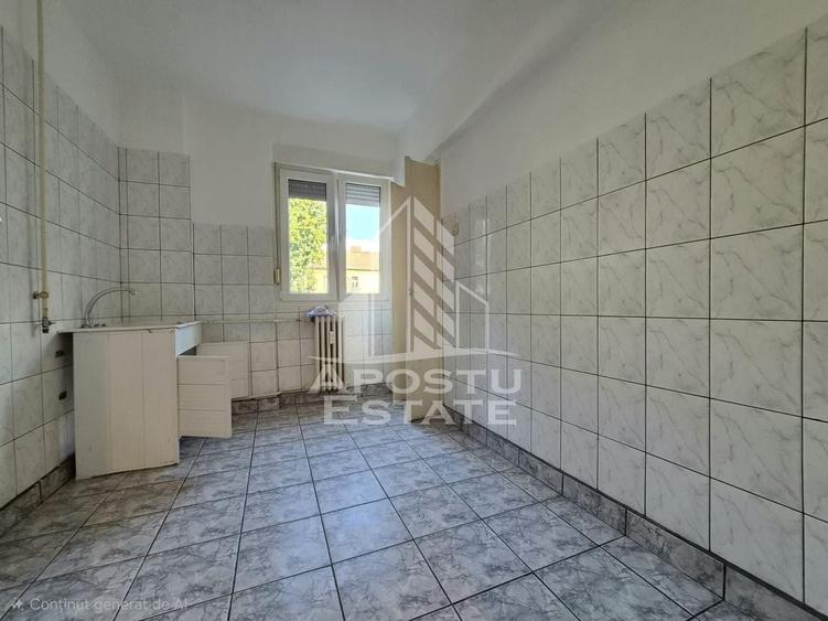 Garsonieră semidecomandată în UTA
