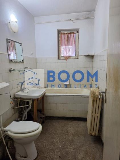 Apartament cu 4 camere decomandat în Traian
