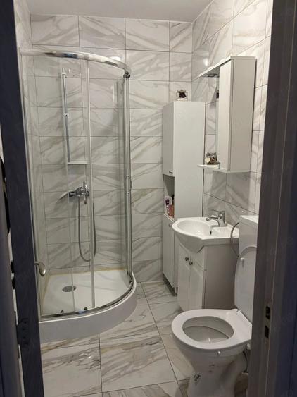 Apartament cu 2 camere semidecomandat în Berceni