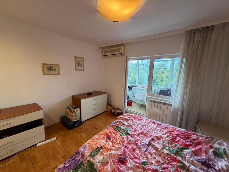 Apartament cu 4 camere decomandat în Aviației