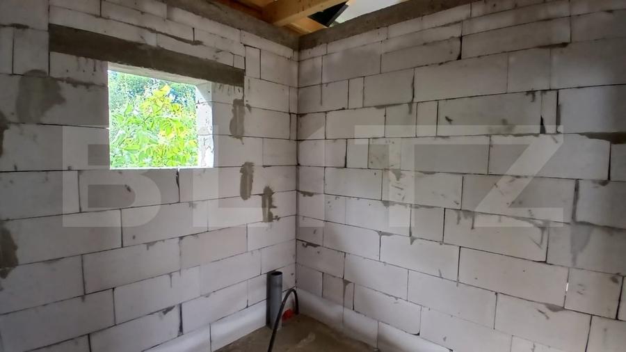 Casă individuală cu 3 camere cu Canalizare în Suseni