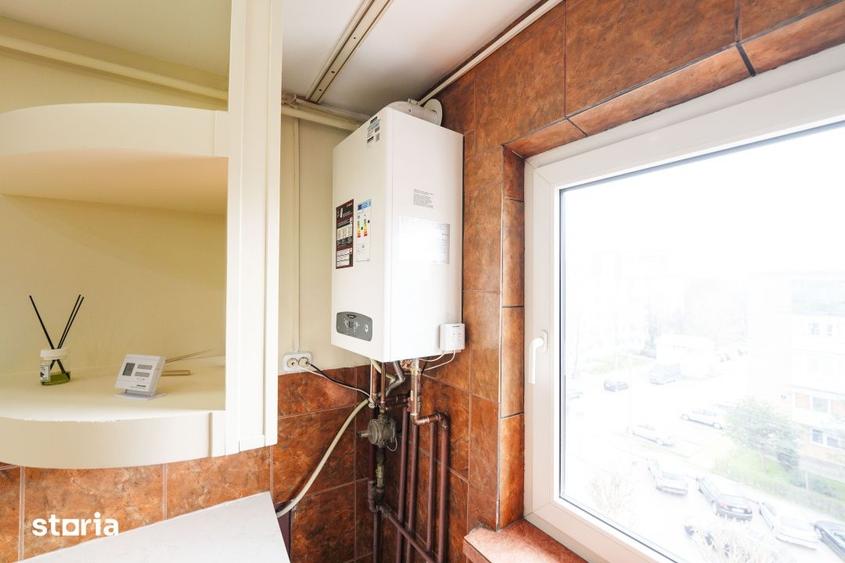 Apartament cu 4 camere decomandat, mobilat în Craiovița Nouă
