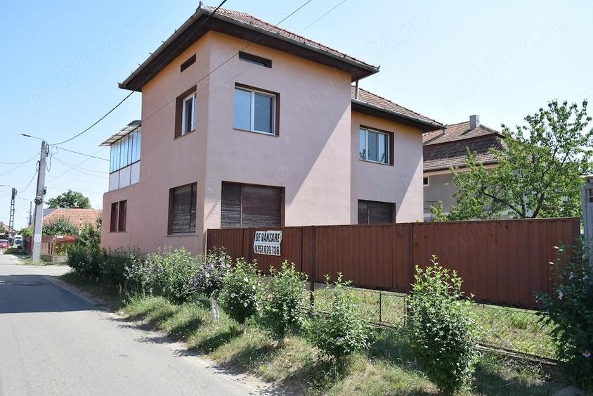 Casă cu 6 camere cu Teren 385 Mp în Central