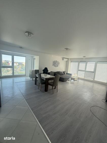 Apartament cu 3 camere semidecomandat în Pieptănari