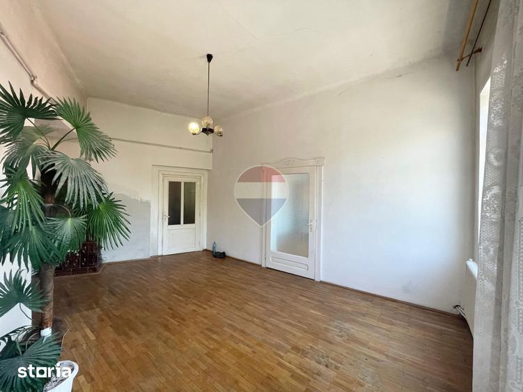 Casă cu 3 camere cu Teren 140 Mp în Central