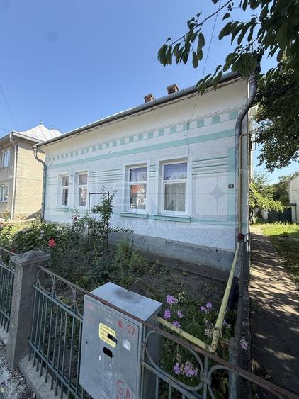 Casă individuală cu 4 camere cu Canalizare în Central