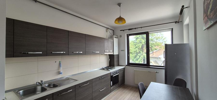Apartament cu 2 camere decomandat în Ultracentral