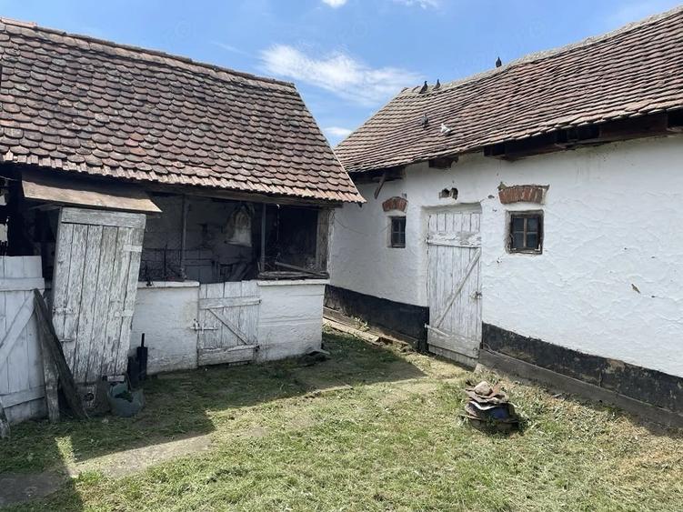 Casă cu Teren 3219 Mp în Căuașd