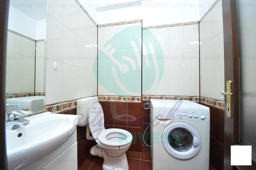 Apartament cu 5 camere semidecomandat în Kiseleff