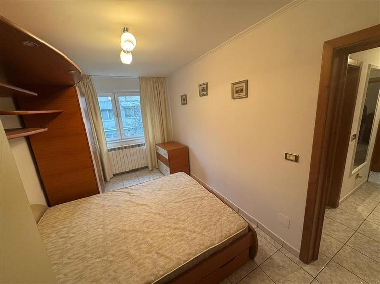 Apartament cu 3 camere decomandat, mobilat în Brăilei